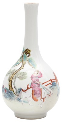 Lot 943 - A CHINESE FAMILLE ROSE 'FIGURATE LANDSCAPE' VASE