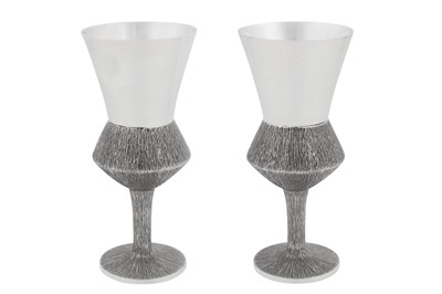 Lot 363 - A pair of Elizabeth II Scottish sterling silver goblets, Edinburgh 1970 by Christopher Nigel Lawrence (b.1936)