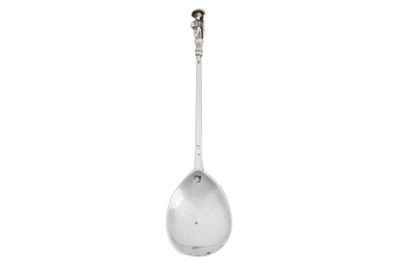 Lot 358 - A Charles I sterling silver apostle spoon, London 1640 or 42 by Thomas Hodges of Castle Cary