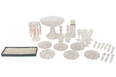 Lot 178 - A MIXED GROUP OF ASSORTED CUT GLASSWARE
