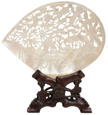 Lot 891 - A CHINESE EXPORT 'CRANES' SHELL CARVING