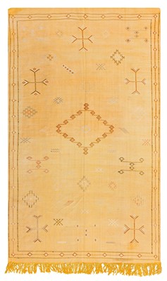 Lot 77 - AN UNUSUAL MOROCCAN SILK FLAT WEAVE LARGE RUG