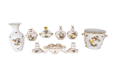 Lot 170 - A group of assorted items of Herend Rothschild Birds pattern porcelain