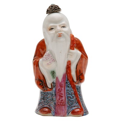 Lot 295 - A Chinese famille-rose 'immortal' snuff bottle, 19th century