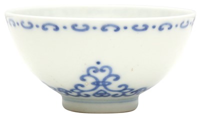 Lot 59 - A CHINESE BLUE AND WHITE WINE CUP