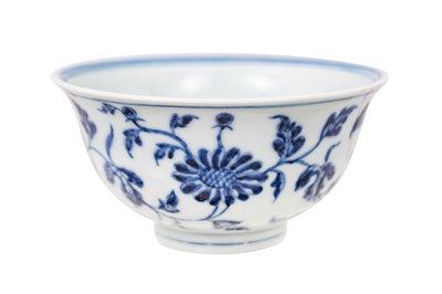 Lot 60 - A CHINESE BLUE AND WHITE 'BLOSSOMS' BOWL
