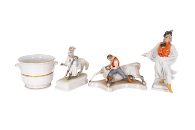 Lot 218 - A HEREND PORCELAIN CACHEPOT