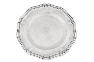 Lot 307 - An early 20th century French 950 standard silver second course dish, Paris circa 1910 by Tétard Frères