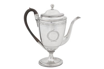 Lot 471 - A George III provincial sterling silver coffee pot, Newcastle circa 1790 by John Langlands II