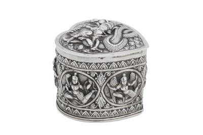 Lot 133 - A late 19th / early 20th century Anglo – Indian unmarked silver dressing table box, Madras circa 1900