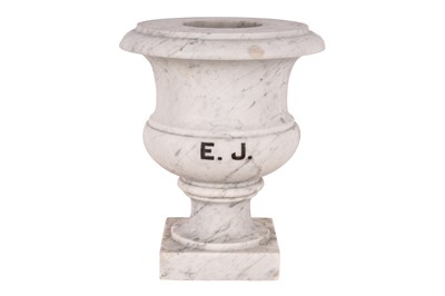 Lot 70 - A Victorian marble campagna memorial urn