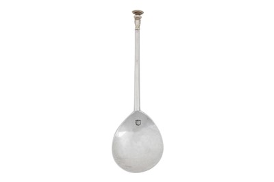 Lot 357 - A Charles I sterling silver seal top spoon, London 1633 by Richard Crosse (active circa 1632-42)