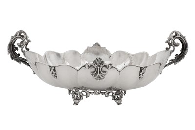 Lot 300 - A mid to late 20th century Italian 800 standard silver twin handled centrepiece bowl, retailed by Lavorazione a Mano