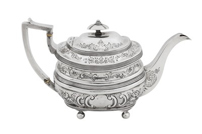 Lot 468 - A George III provincial sterling silver teapot, Newcastle circa 1810 by Dorothy Langlands (active 1804-1814)