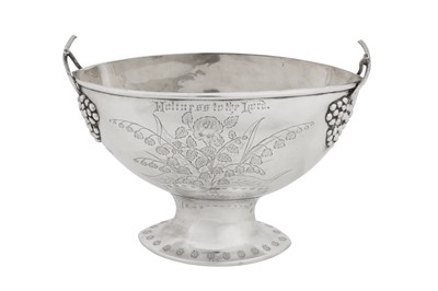 Lot 417 - A Victorian sterling silver bowl, London 1894 by Charles Stuart Harris
