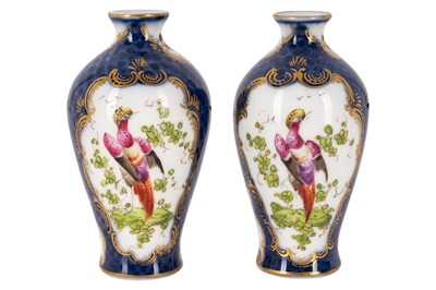 Lot 128 - A pair of small Worcester circa 1770 style porcelain vases, by Samson of France, 19th century