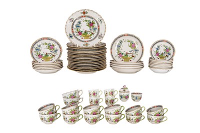 Lot 178 - A part Herend Indian Basket pattern tea & Coffee service