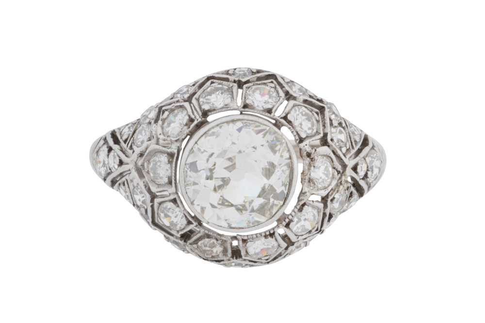 30 - An Art Deco diamond ring