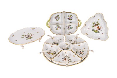 Lot 171 - A group of four pieces of Herend porcelain in the Rothschild's Birds pattern