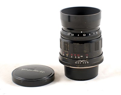 Lot 269 - L39 Screw Mount Voigtlander 75mm f2.5 MC Color-Heliar Lens.