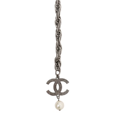 Lot 65 - Chanel Ivory Pearl Drop CC Lariat Necklace