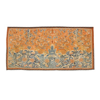 Lot 392 - A Chinese silk embroidered 'dragons' panel, Qing dynasty, 19th century