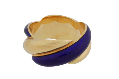 Lot 56 - A blue enamel ring