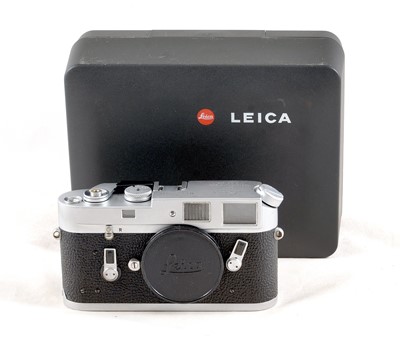Lot 253 - Chrome Leica M4 Body for SPARES or REPAIR.