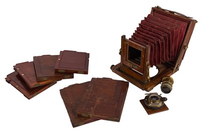 Lot 179 - NEW ZEALAND INTEREST: A T.F Girvan Kapai Half Plate Honeysuckle Wood Field Camera