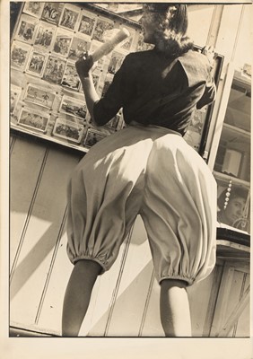 Lot 446 - Norman Parkinson (1913-1990)