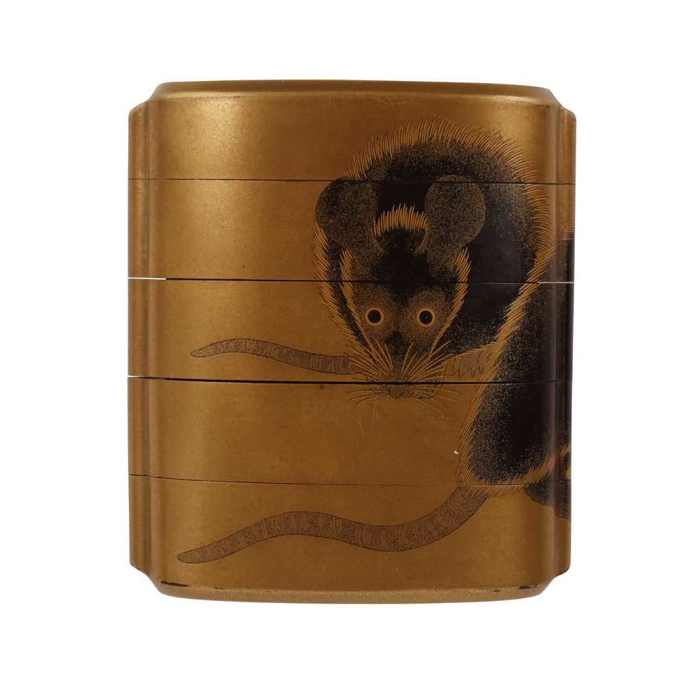 Lot 43 - A fine Japanese four-case gold lacquer inro attributed to Shiomi Masanari, Edo period, 18th-19th century
