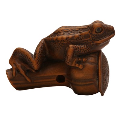 Lot 53 - A fine Japanese netsuke of a frog by Matsuda Sukenaga (1800-1871), Takayama, Edo-Meiji period, 19th century