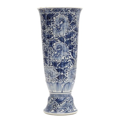 Lot 187 - A very large Chinese blue and white 'floral' goblet, Qing dynasty, Kangxi period