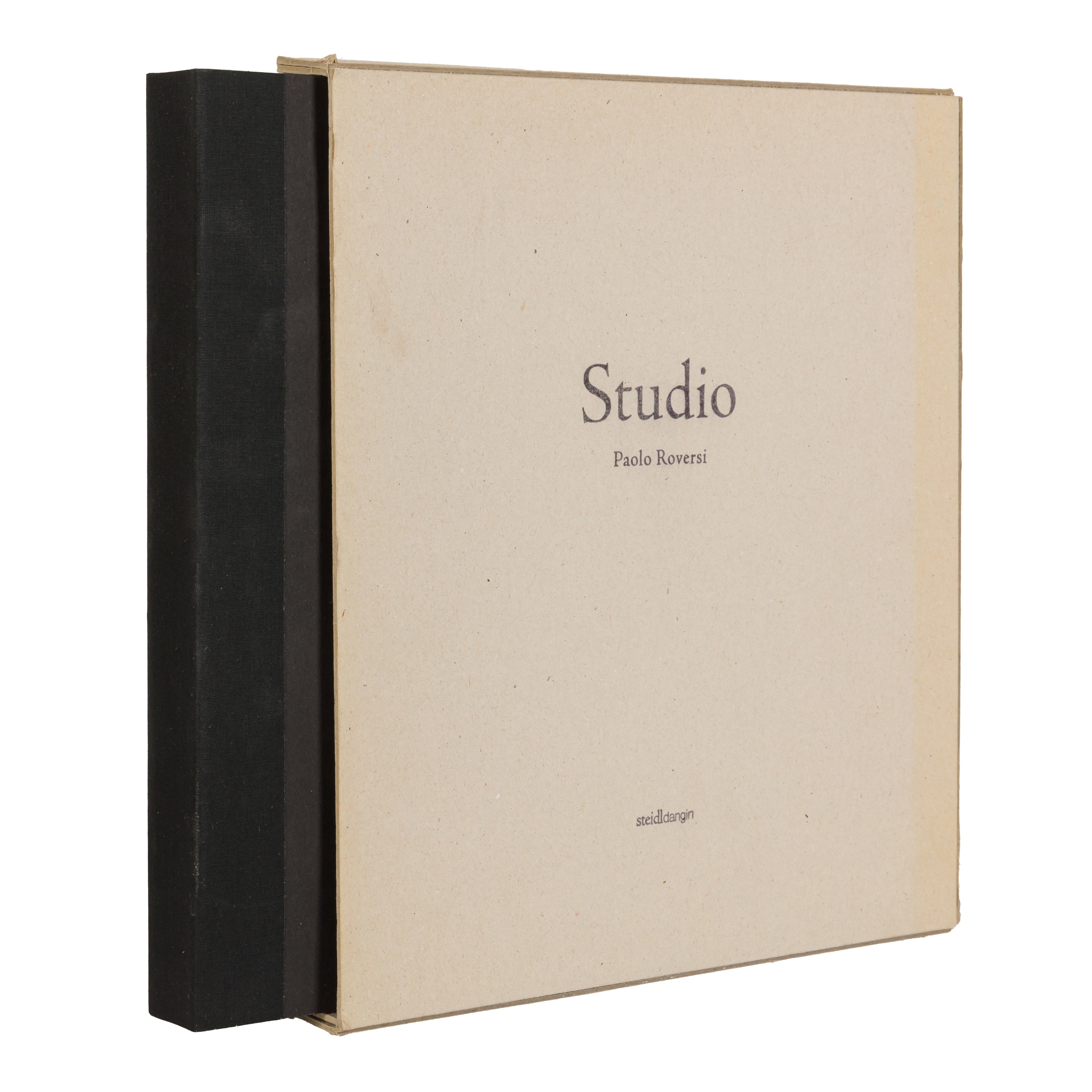 アート・デザイン・音楽 Paolo Roversi: Studio [Limited Edition] Lot 148 - Paolo Roversi (b.1947)