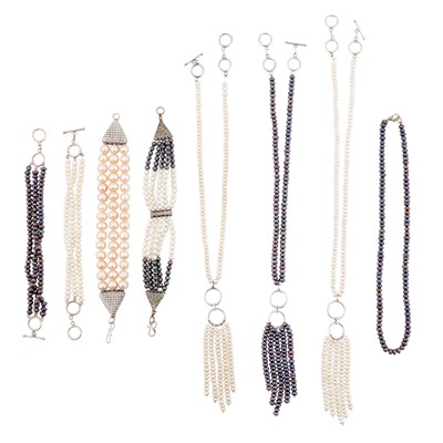 Lot 124 - A group of pearl jewellery