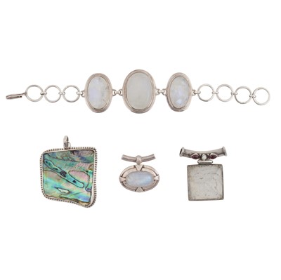 Lot 125 - A collection of gem set jewellery