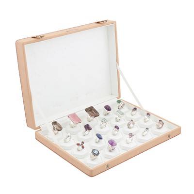 Lot 480 - A boxed collection of gem set rings