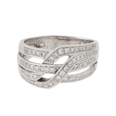 Lot 347 - A diamond crossover ring