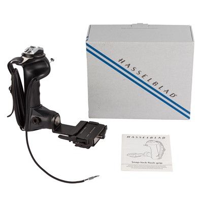 Lot 176 - A Hasselblad Snap Lock Flash Grip 45169
