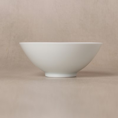Lot 110 - A fine Chinese monochrome white-glazed bowl, Yongzheng mark and possibly of the period