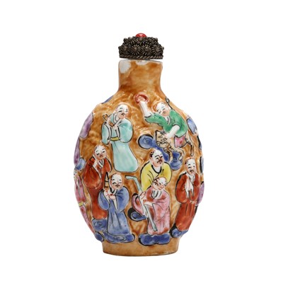 Lot 299 - A Chinese famille-rose 'immortals' snuff bottle, 19th century