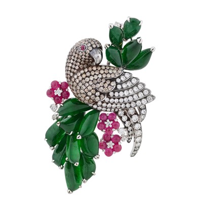 Lot 322 - A jade, ruby and diamond brooch