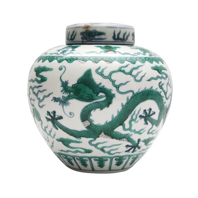 Lot 98 - A Chinese green-enamelled 'dragon' jar and cover, Qing dynasty