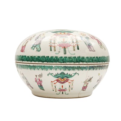Lot 298 - A Chinese famille-rose food box and cover, Qing dynasty, 19th century