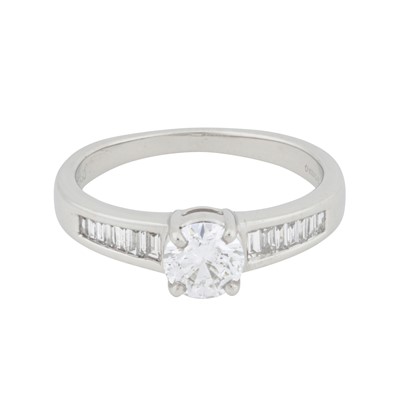 Lot 300 - A diamond ring, circa 2006