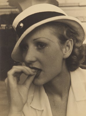Lot 17 - Maurice Tabard (1897 - 1984)
