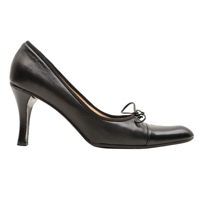 Lot 325 - Chanel Black Classic Bow Heel Pump - Size 40.5