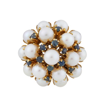 Lot 77 - A pearl and sapphire ring