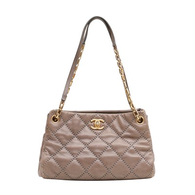 Lot 32 - Chanel Putty Whipstich Shoulder Bag