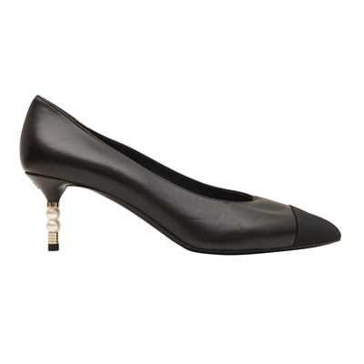 Lot 165 - Chanel Black CC Pearl Kitten Heel Pointed Pump - Size 39.5